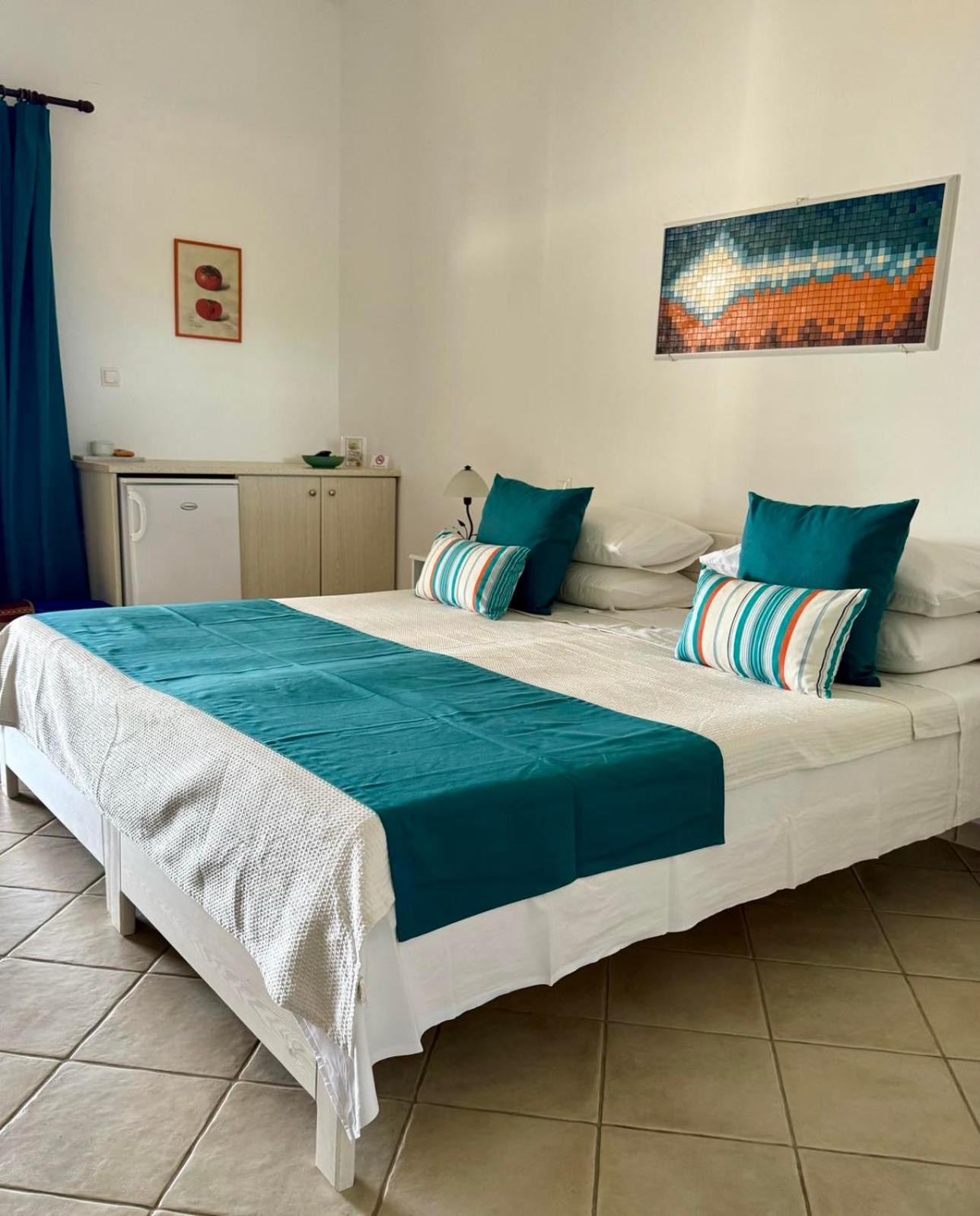 Syrou Lotos Studios & Apartments (Adults Only) Kini Oda fotoğraf