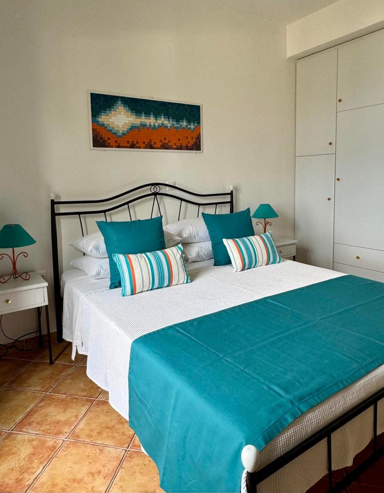 Syrou Lotos Studios & Apartments (Adults Only) Kini Oda fotoğraf